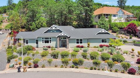 150 NW Native Run Loop, Grants Pass, OR 97526 photo 2
