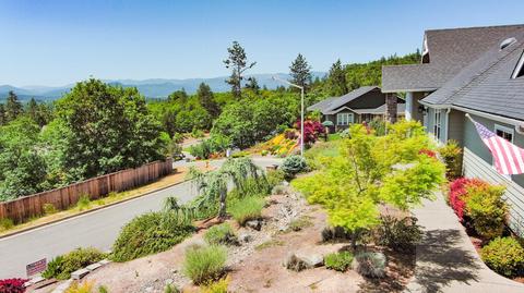 150 NW Native Run Loop, Grants Pass, OR 97526 photo 4