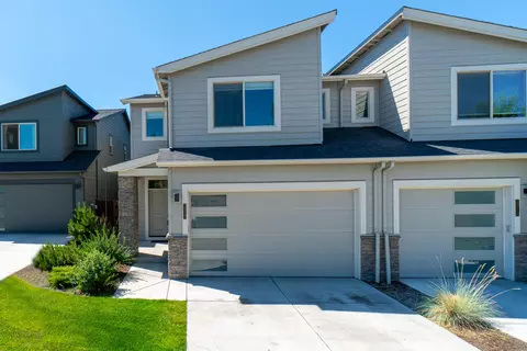 20723 NE Sierra Dr, Bend, OR 97701