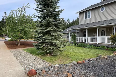 106 Woodcock Ct, Cave Junction, OR 97523