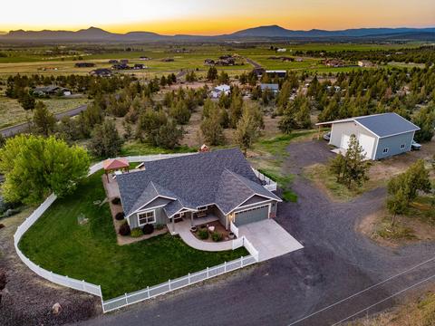 7908 SW Costanoan St, Powell Butte, OR 97753