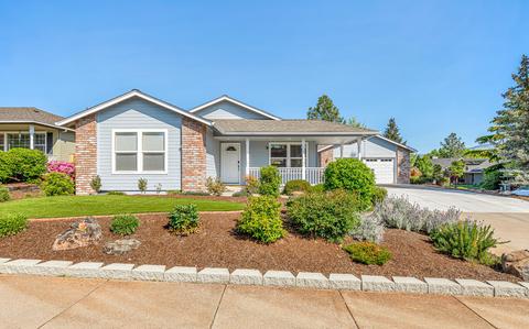 798 St Andrews Cir, Ashland, OR 97520