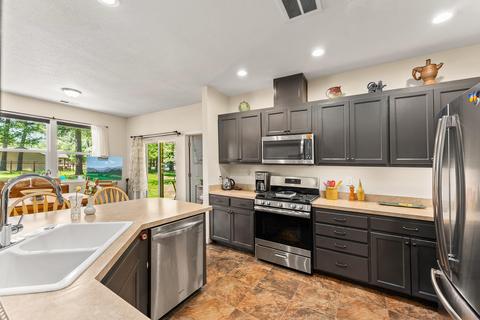 518 E Forks Cir, Cave Junction, OR 97523 photo 8