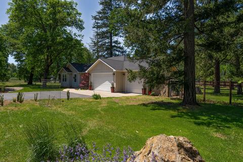 518 E Forks Cir, Cave Junction, OR 97523 photo 2