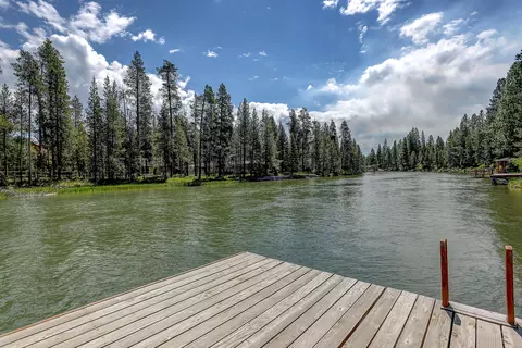 56290 Solar Dr, Bend, OR 97707