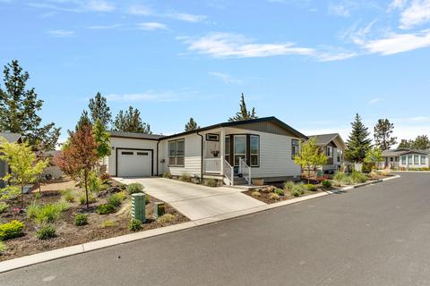63827 Ranch Village Dr #32, Bend, OR 97701