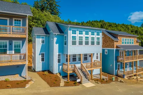 750 NE Lillian Ln, Depoe Bay, OR 97341