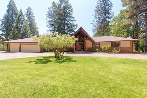 4161 Takilma Rd, Cave Junction, OR 97523