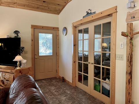 14195 Whitewater Loop, La Pine, OR 97739 photo 4