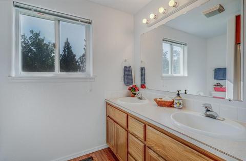 2532 NE Moonlight Dr, Bend, OR 97701 photo 14