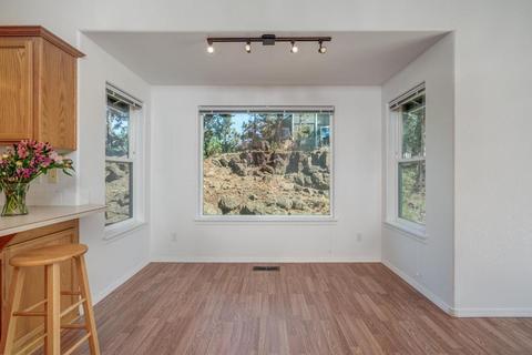 2532 NE Moonlight Dr, Bend, OR 97701 photo 9
