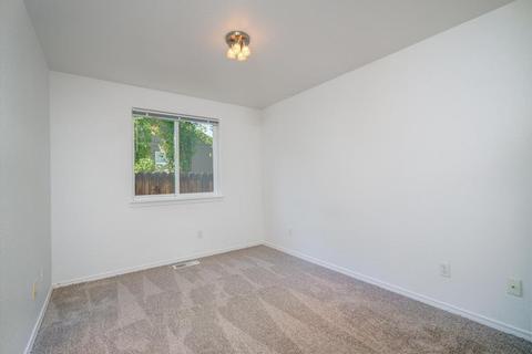 2532 NE Moonlight Dr, Bend, OR 97701 photo 16