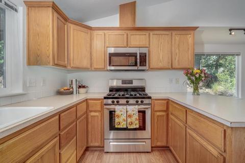 2532 NE Moonlight Dr, Bend, OR 97701 photo 8