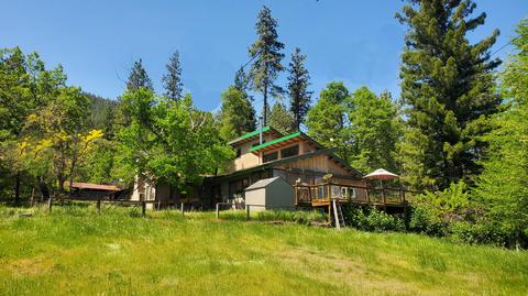 60166110 W Side Rd, Cave Junction, OR 97523