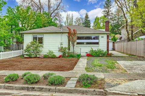 710 Iowa St, Ashland, OR 97520