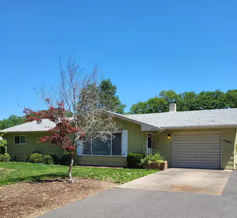 1549 Magnolia Ave, Medford, OR 97501