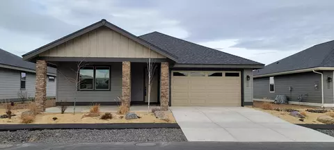 2537 NW Redwood Cir, Redmond, OR 97756