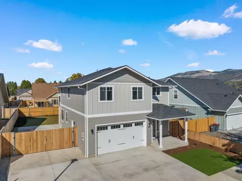 213 Samuel Ln Loop Rd, Phoenix, OR 97535 photo 2
