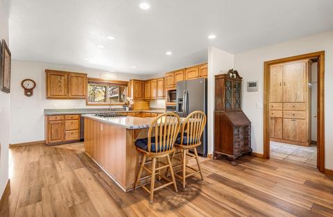 61260 Crescent Ct, Bend, OR 97702 photo 4