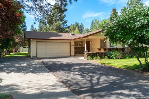 1669 NE Crestridge Dr, Bend, OR 97701