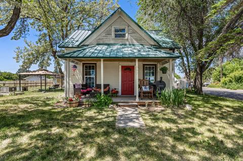 697 NW Claypool St, Prineville, OR 97754