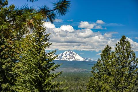 1985 NW Perspective Dr, Bend, OR 97703 photo 8