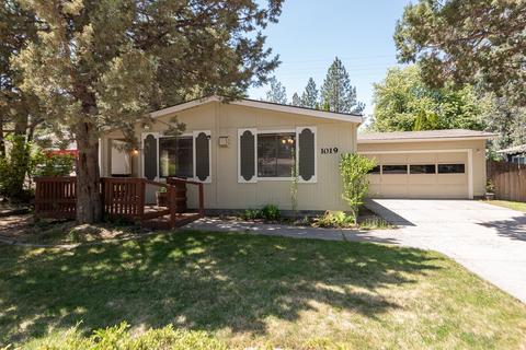 1019 SE Black Ridge Pl, Bend, OR 97702