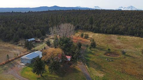 64821 Collins Rd, Bend, OR 97703 photo 2