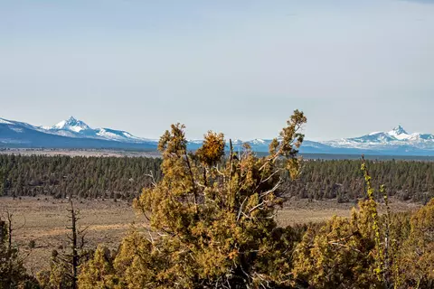 64845 Collins Rd, Bend, OR 97703 photo 3