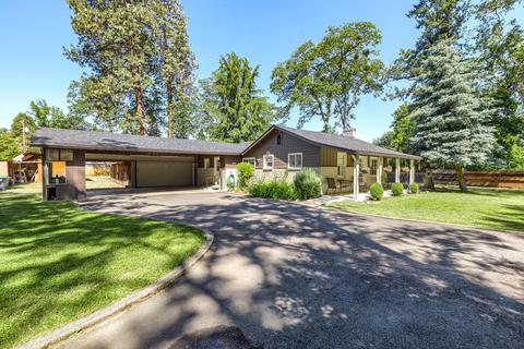 86 Janney Ln, Medford, OR 97501