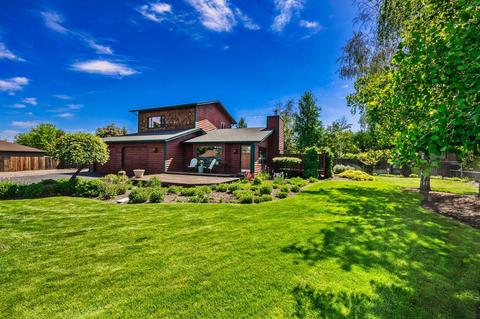 61250 Crescent Ct, Bend, OR 97702