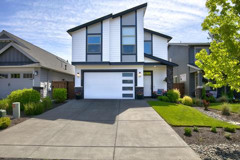 61040 SE Stari Most Loop, Bend, OR 97702 photo 2