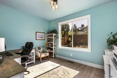 61040 SE Stari Most Loop, Bend, OR 97702 photo 10
