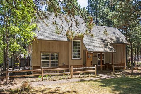 68828 Lava Ct, Sisters, OR 97759