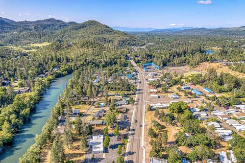 22023 Highway 62, Shady Cove, OR 97539