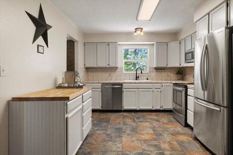 52726 Ammon Rd, La Pine, OR 97739 photo 10