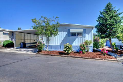 3955 S Stage Rd #63, Medford, OR 97501