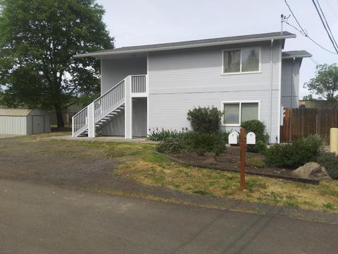 220 Odell St, Eagle Point, OR 97524 photo 2