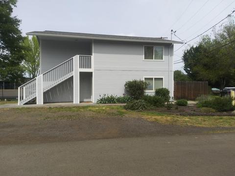 220 Odell St, Eagle Point, OR 97524 photo 1