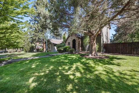 20386 Aberdeen Dr, Bend, OR 97702 photo 3