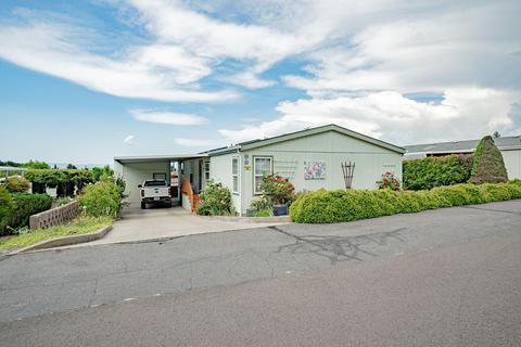 3955 S Stage Rd #99, Medford, OR 97501