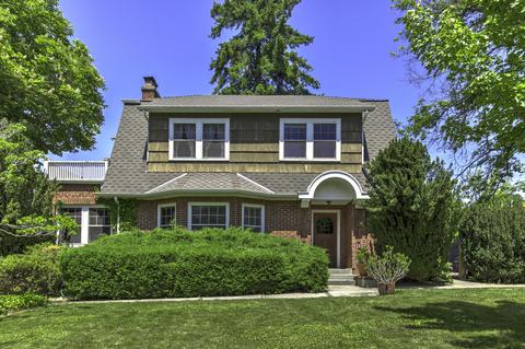 2419 Hillcrest Rd, Medford, OR 97504