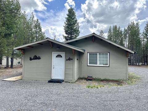 11753 Chinquapin Dr, Crescent Lake, OR 97733