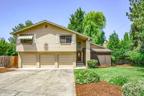 118 Oxford Pl, Medford, OR 97504