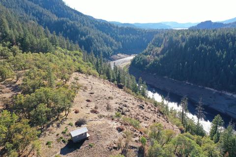 1 Mill Cr Dr, Trail, OR 97541