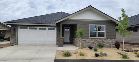 2621 NW Redwood Cir, Redmond, OR 97756