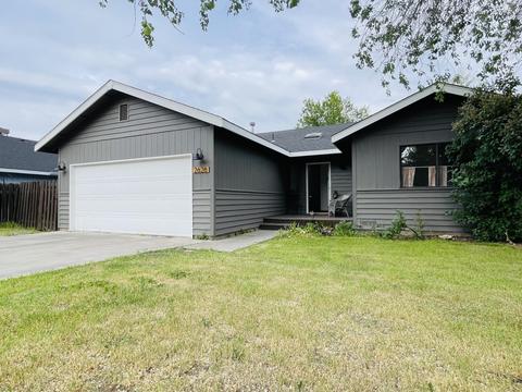 2626 SW Fissure Loop, Redmond, OR 97756