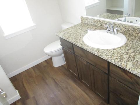 410 Oak St, Phoenix, OR 97535 photo 8