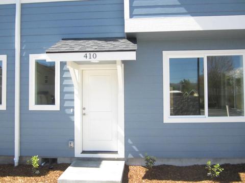 410 Oak St, Phoenix, OR 97535 photo 2