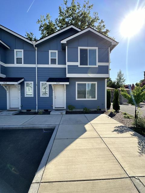 410 Oak St, Phoenix, OR 97535